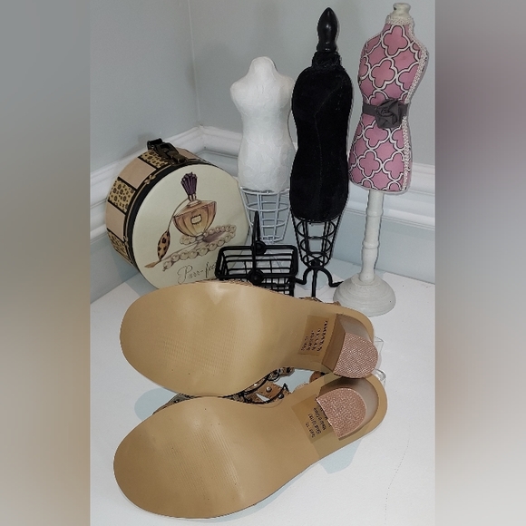 NWOB Torrid Camel Heeled Sandals with Metal Embellishments with flaws - Picture 5 of 8